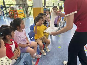 中三班：彩虹泡泡龙